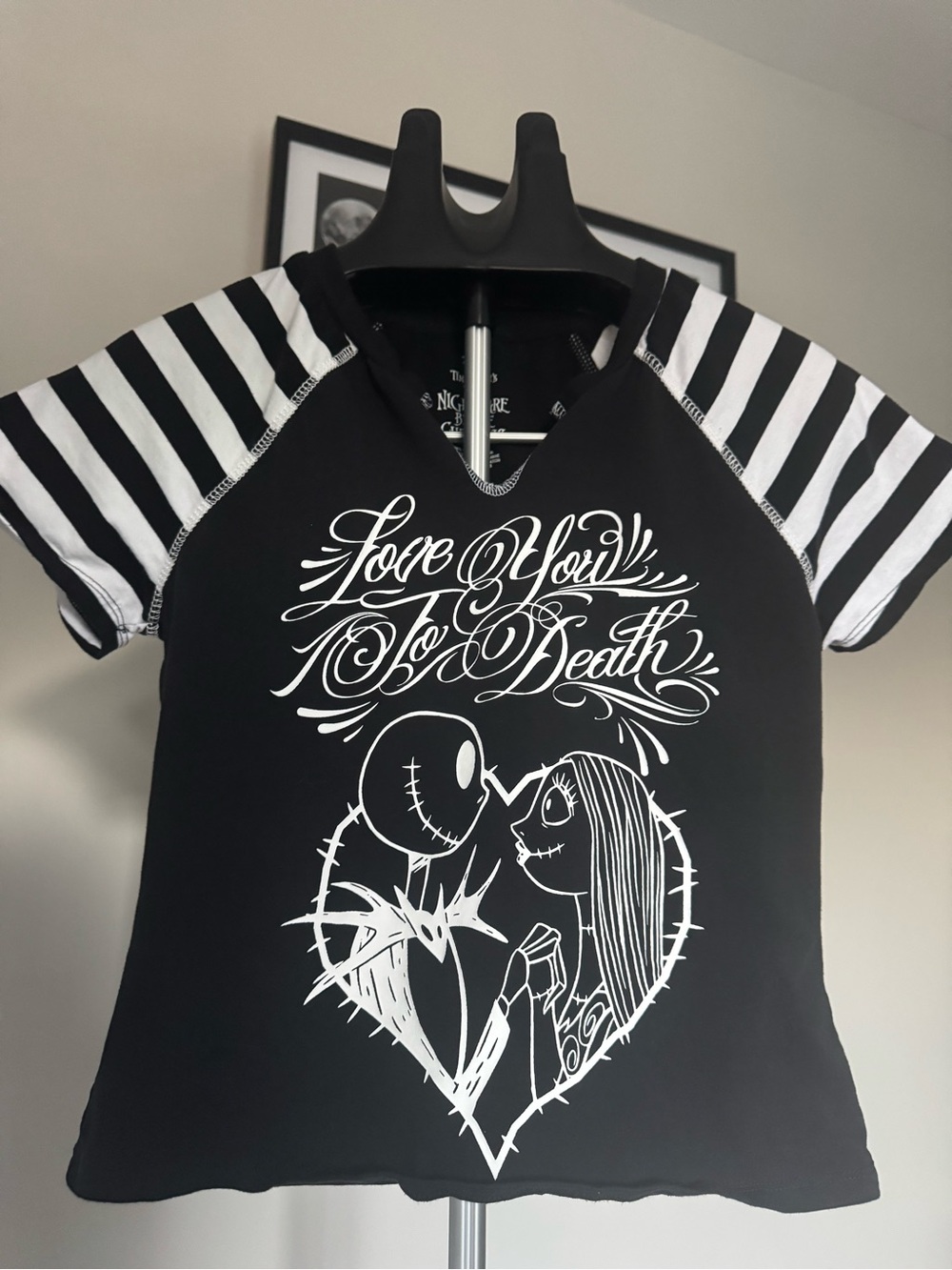 Hot Topic Black & White Short Sleeve Graphic Tee